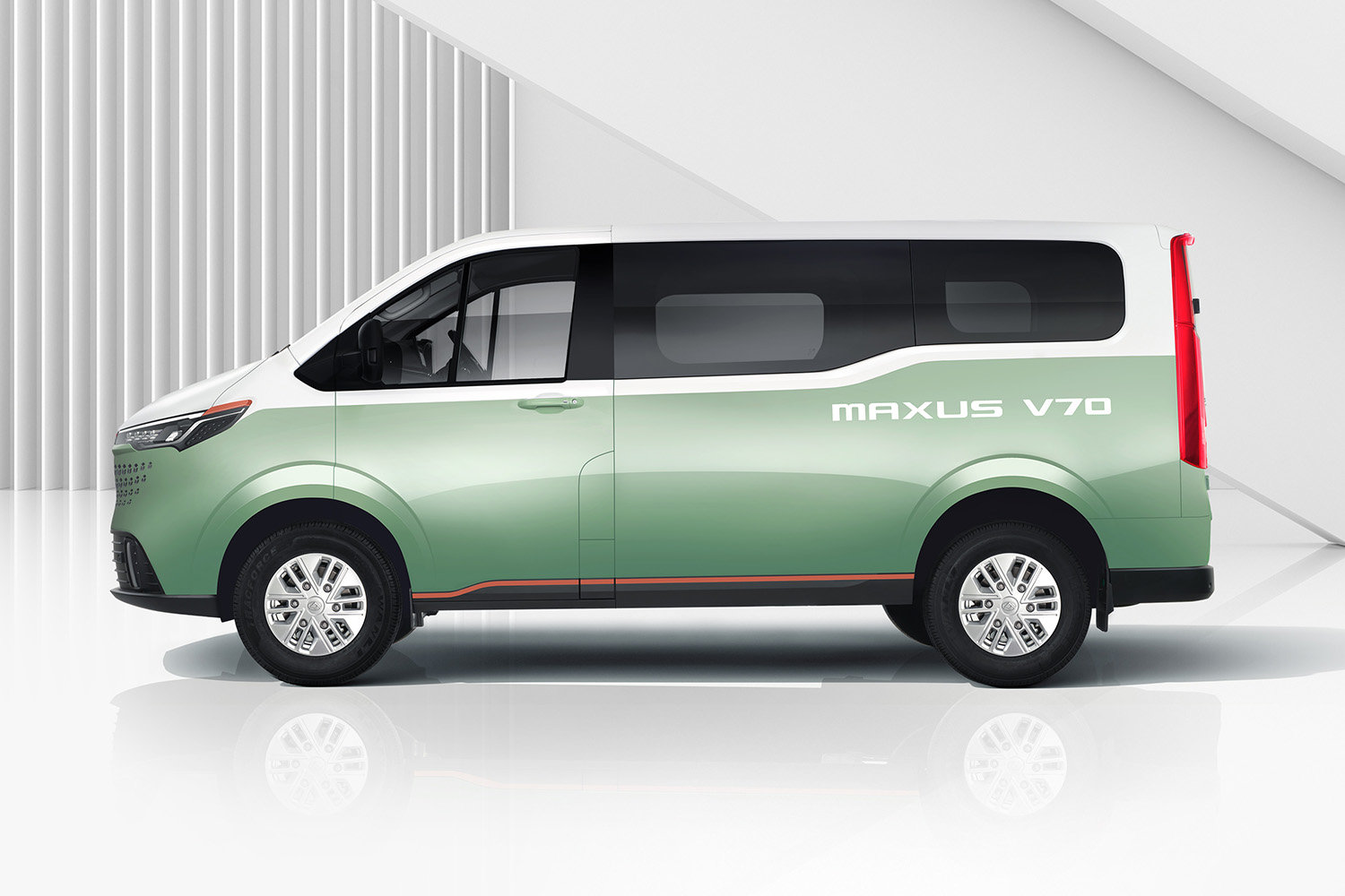 上汽大通MAXUS V70全球首秀亮相，將于2023年初正式上市