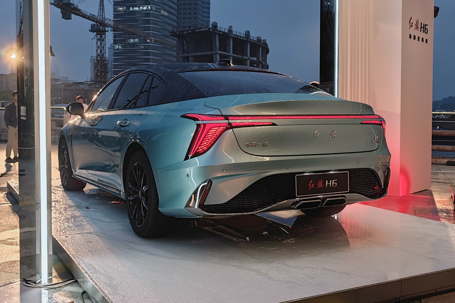 一汽紅旗H6推出四款車型，預(yù)售價19.48-24.18萬元
